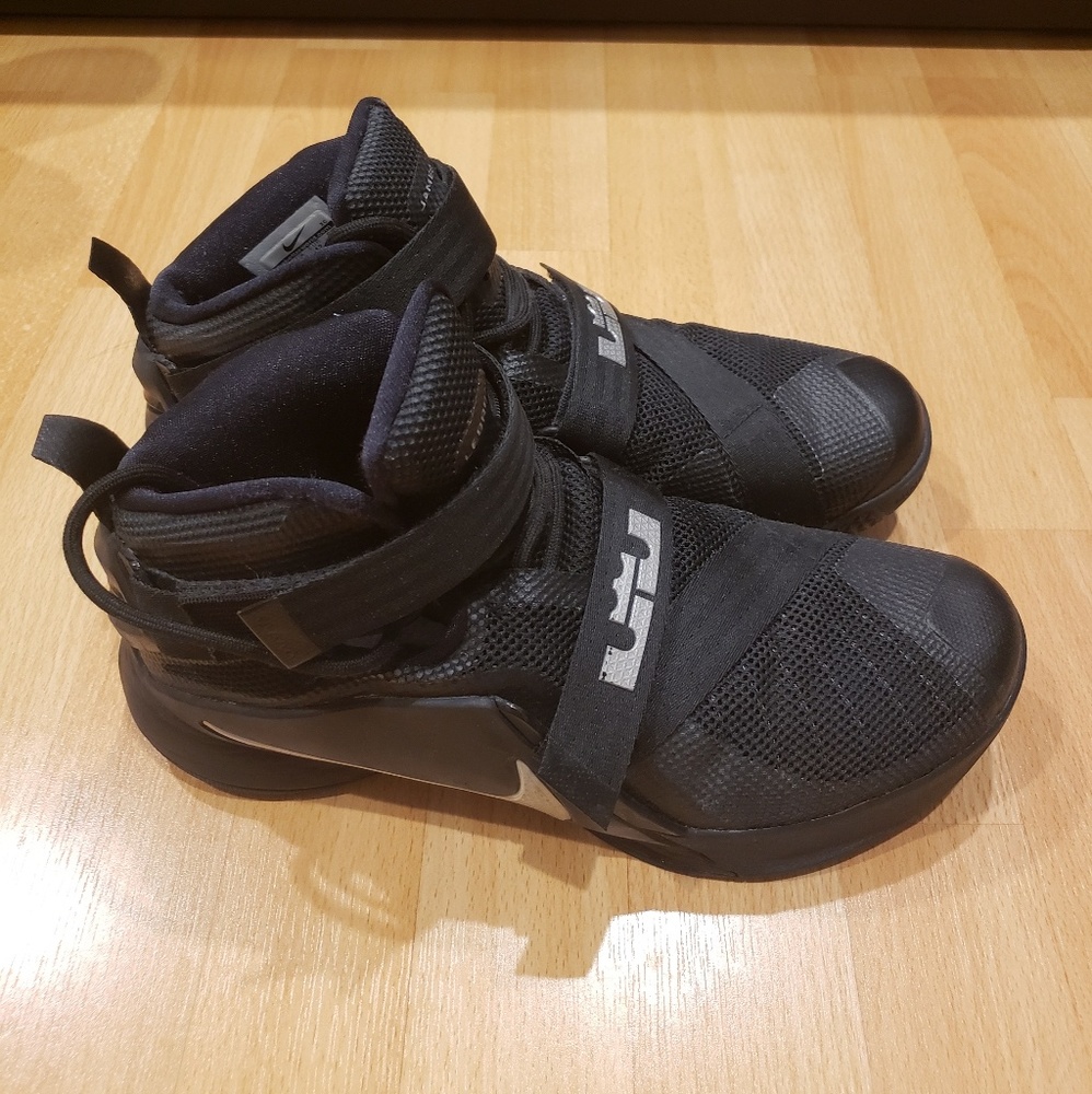 Nike Lebron Soldier 9